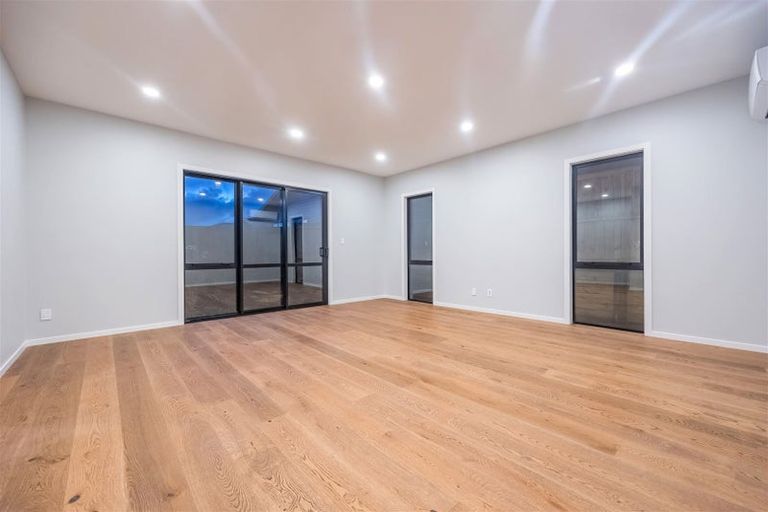 Photo of property in 20 Lewis Younie Road, Kumeu, 0810