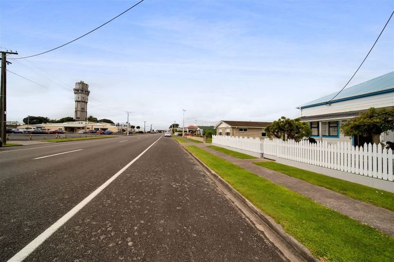 Photo of property in 30 Caledonia Street, Hawera, 4610