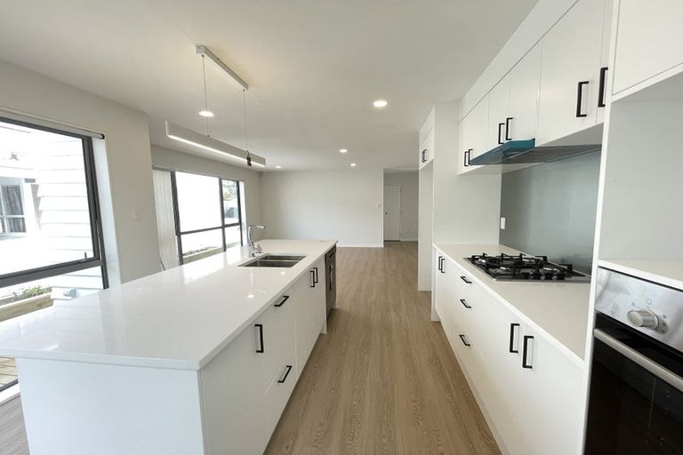 Photo of property in 13b Stott Avenue, Birkdale, Auckland, 0626