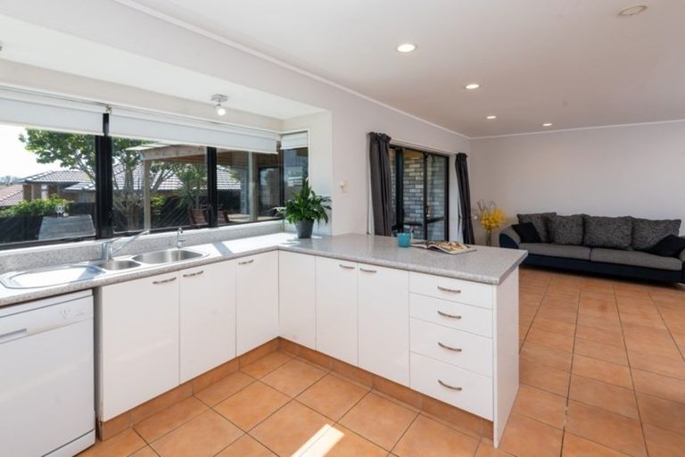 Photo of property in 11 Orangewood Drive, Northpark, Auckland, 2013
