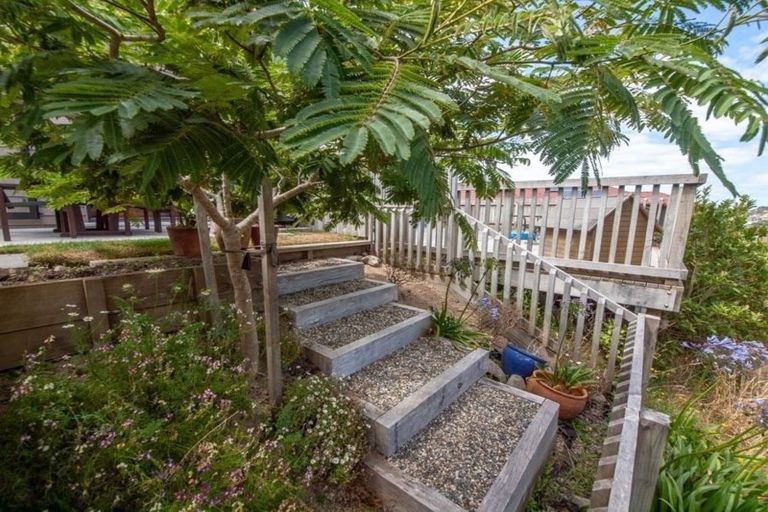 Photo of property in 23a Gifford Grove, Churton Park, Wellington, 6037