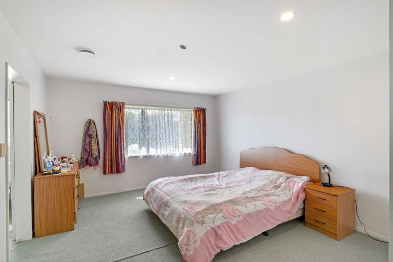 Photo of property in 16b Roick Parade, Glen Eden, Auckland, 0602