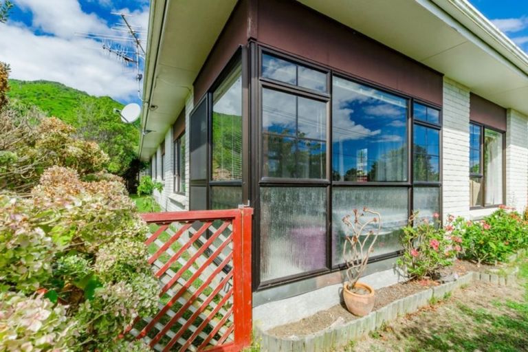 Photo of property in 23 Matenga Street, Waikanae, 5036