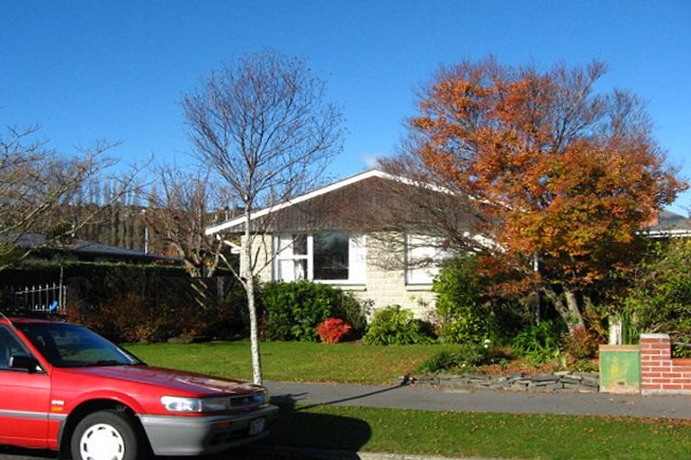 Photo of property in 37 Waiau Street, Cracroft, Christchurch, 8025