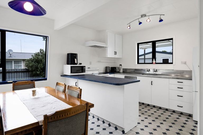 Photo of property in 33 Oberon Street, Stratford, 4332