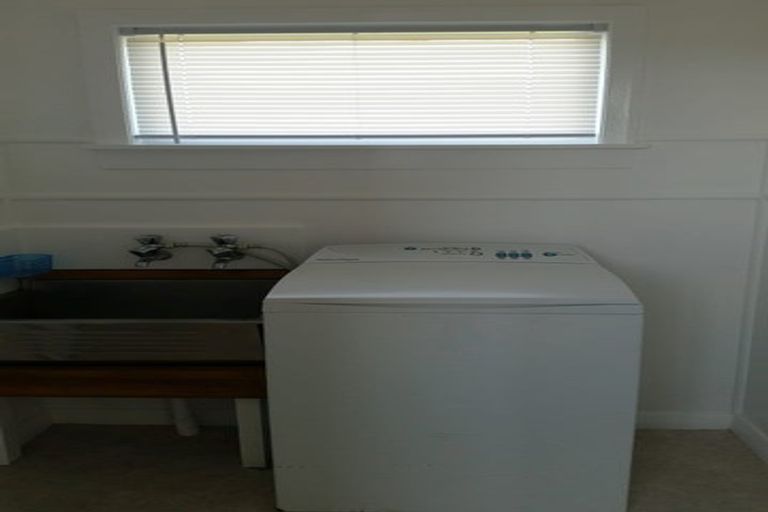 Photo of property in 2 Cambridge Street, Patea, 4520