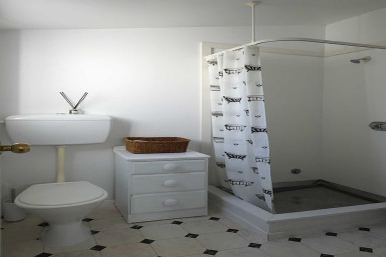 Photo of property in 81 Roxburgh Street, Mount Victoria, Wellington, 6011