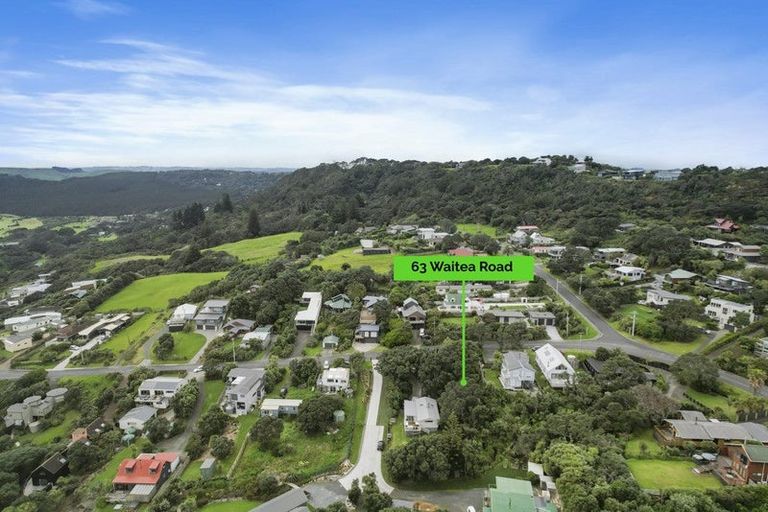 Photo of property in 63 Waitea Road, Muriwai, 0881