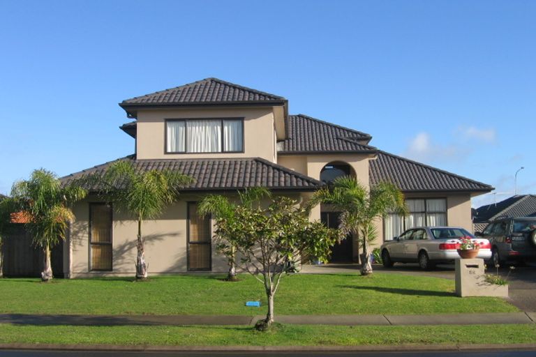 Photo of property in 56 Thornbury Crescent, East Tamaki Heights, Auckland, 2016