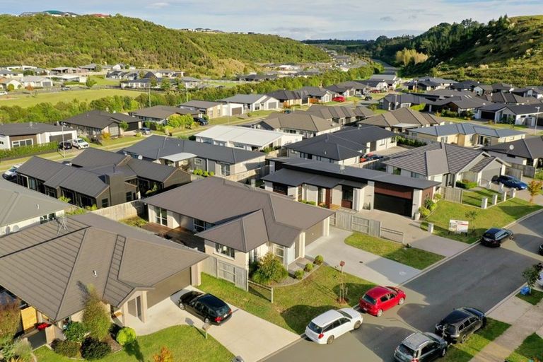 Photo of property in 84 Awataha Crescent, Pyes Pa, Tauranga, 3110
