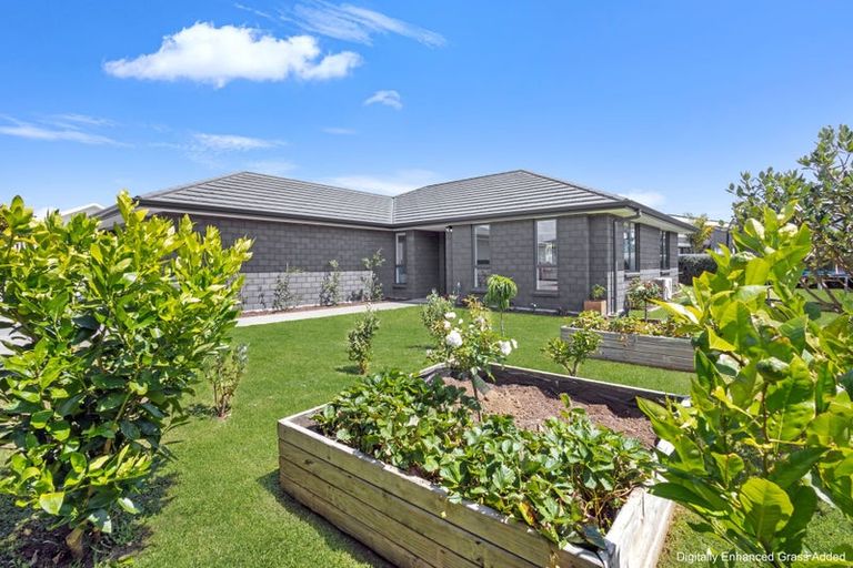 Photo of property in 27 Smith Street, Lepperton, New Plymouth, 4373