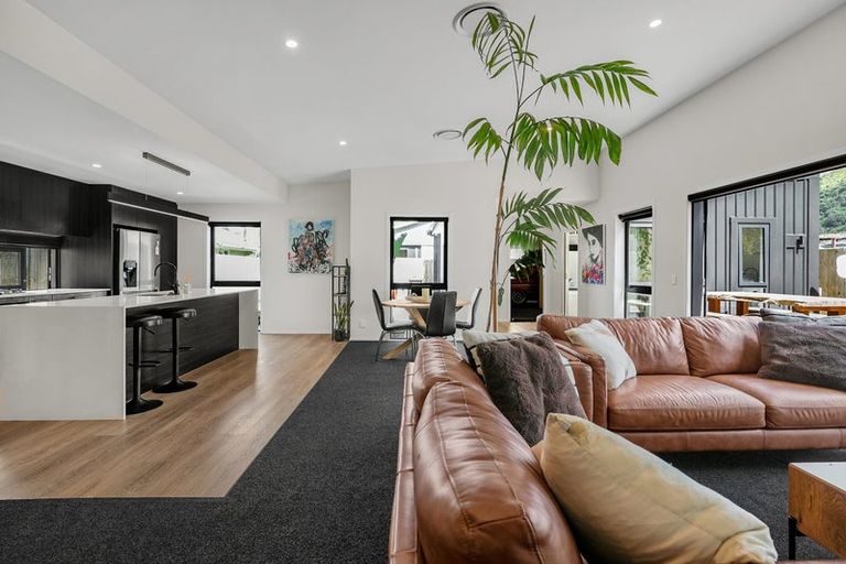 Photo of property in 33a Gillespies Road, Birchville, Upper Hutt, 5018