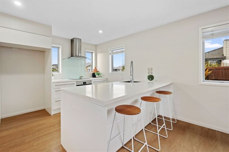 Photo of property in 6 Handley Crescent, Wigram, Christchurch, 8042