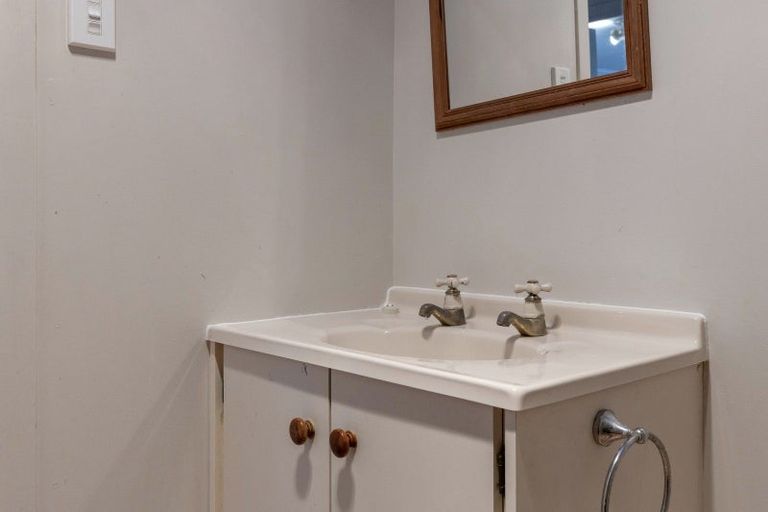 Photo of property in 50 Taupo View Road, Taupo, 3330