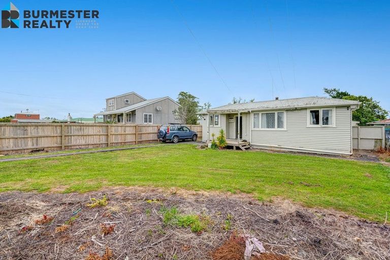 Photo of property in 233 Parkhurst Road, Parakai, 0830
