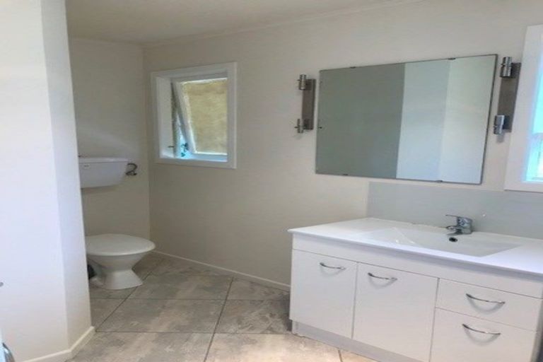 Photo of property in 83 Fairclough Road, Beach Haven, Auckland, 0626