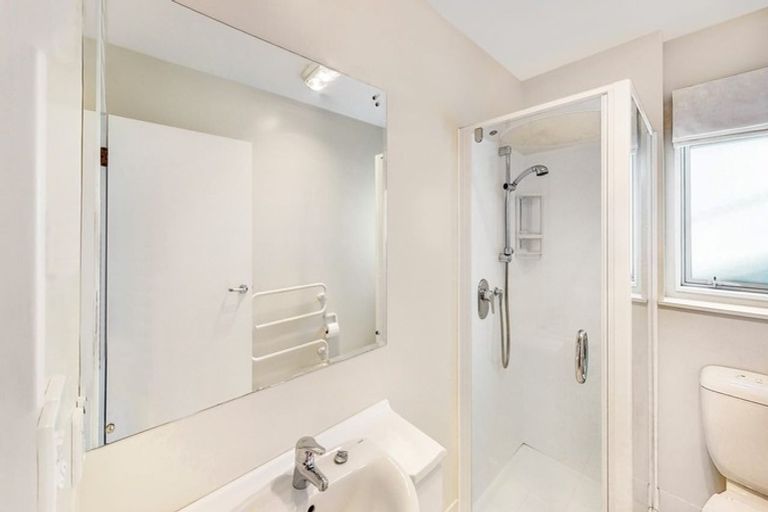 Photo of property in 25a Benares Street, Khandallah, Wellington, 6035