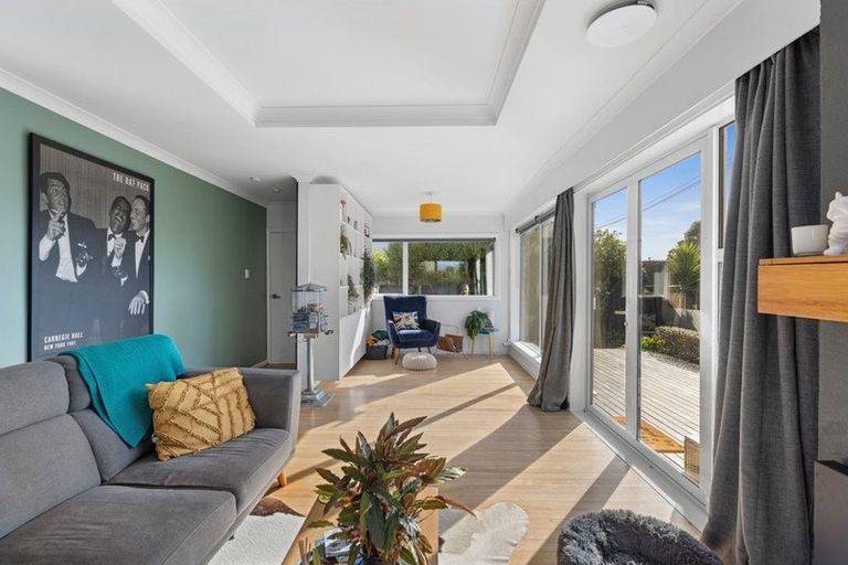 Photo of property in 16 Malta Crescent, South New Brighton, Christchurch, 8062