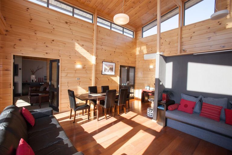 Photo of property in 6 Sams Place, Lake Tekapo, 7999