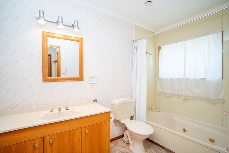 Photo of property in 5 Seville Court, Terrace End, Palmerston North, 4410