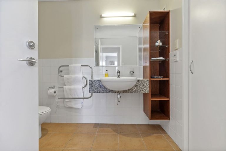 Photo of property in 409/178 Marine Parade, Mount Maunganui, 3116