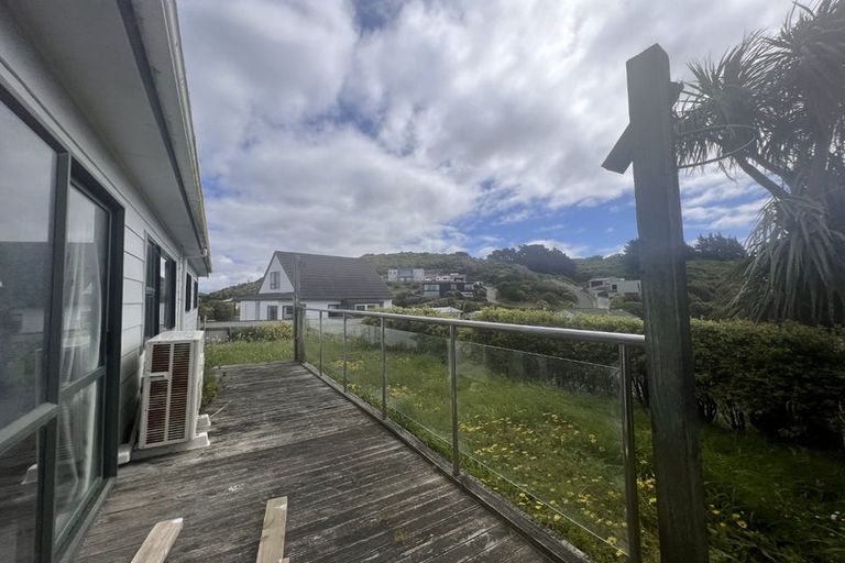 Photo of property in 17 Jasmine Grove, Maungaraki, Lower Hutt, 5010