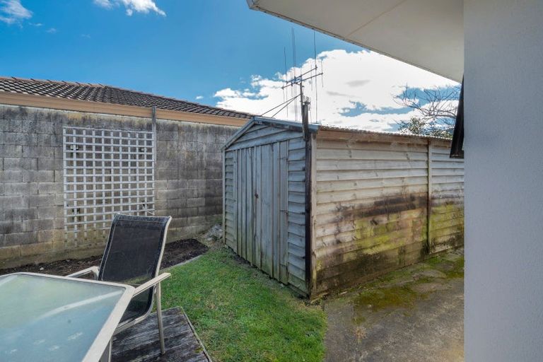 Photo of property in 2/57 Pemberton Crescent, Greerton, Tauranga, 3112
