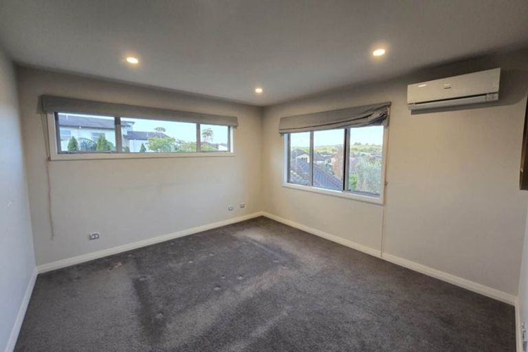 Photo of property in 34 Leburn Crescent, Flat Bush, Auckland, 2016