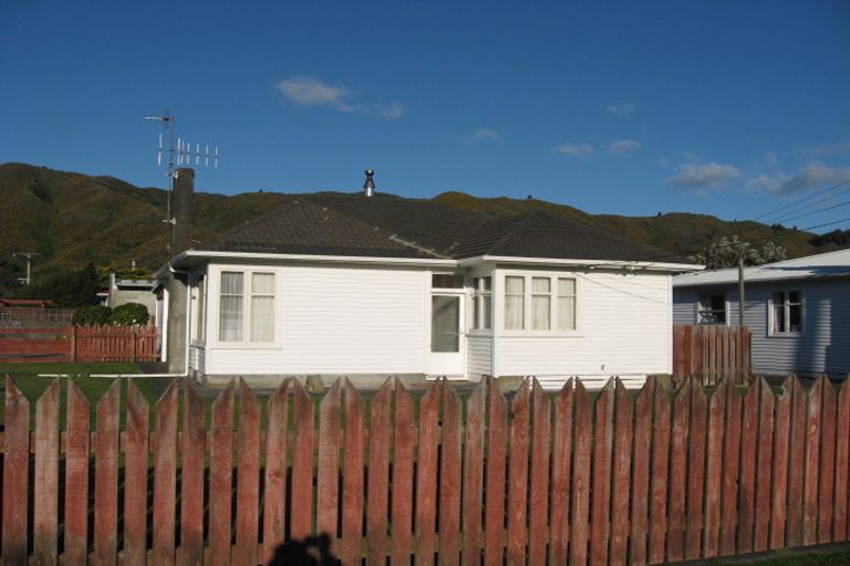 Photo of property in 38 Donnelley Drive, Wainuiomata, Lower Hutt, 5014