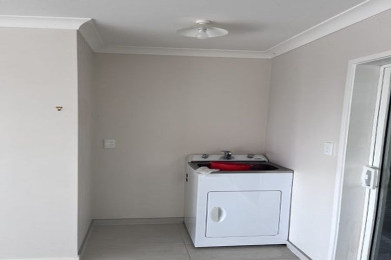 Photo of property in 873a Beach Road, Waiake, Auckland, 0630