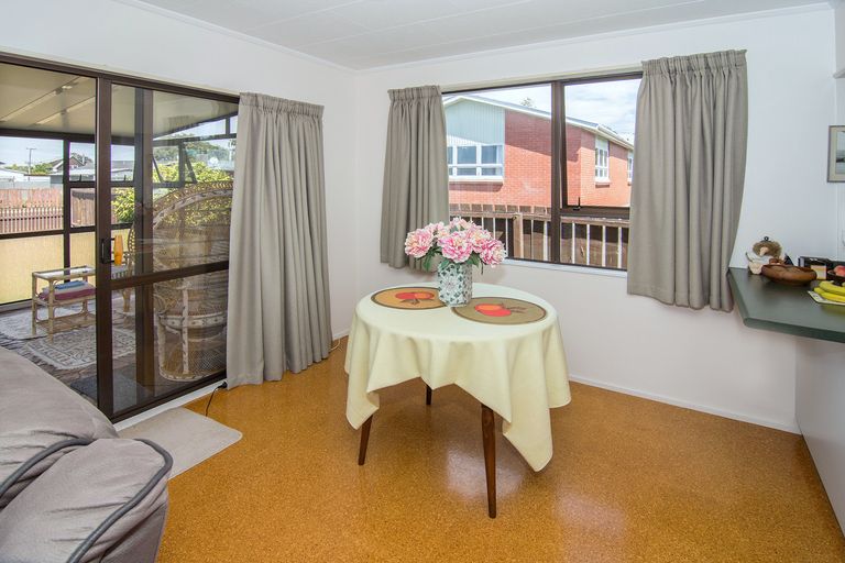 Photo of property in 1 Lowes Place, Solway, Masterton, 5810