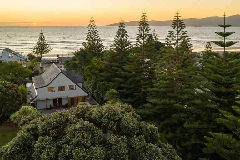 Photo of property in 9 Wharemauku Road, Raumati Beach, Paraparaumu, 5032