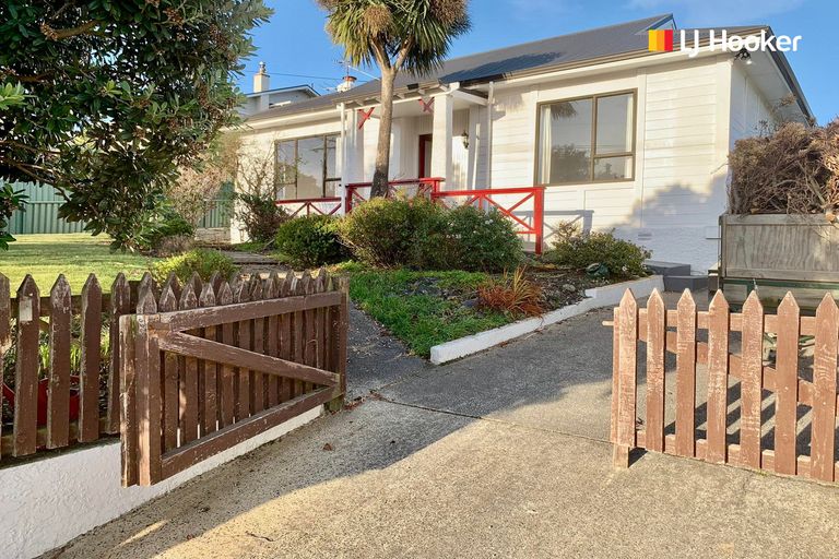 Photo of property in 10 Stirling Street, Andersons Bay, Dunedin, 9013