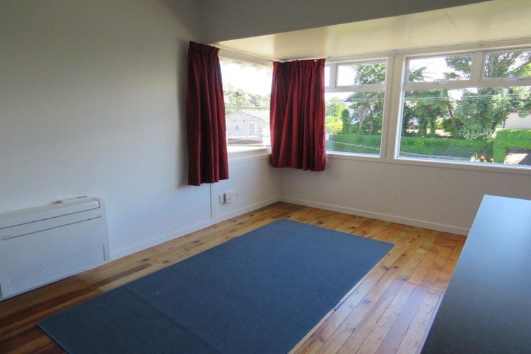 Photo of property in 33 Cutfield Road, New Plymouth, 4310