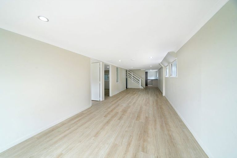 Photo of property in 41 Royal Road, Massey, Auckland, 0614