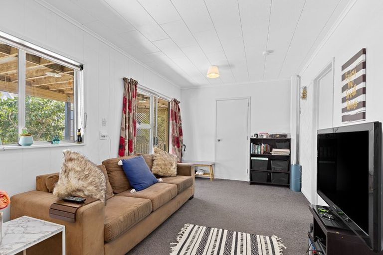 Photo of property in 9 Kauri Crescent, Snells Beach, 0920