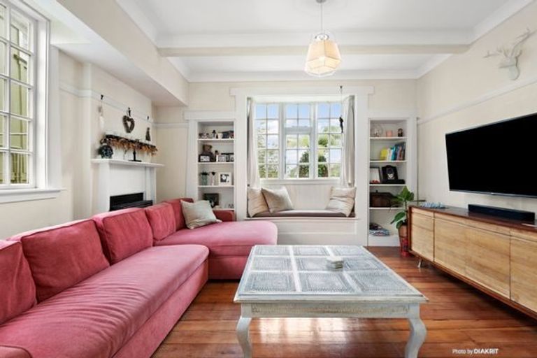 Photo of property in 145 Kelburn Parade, Kelburn, Wellington, 6012