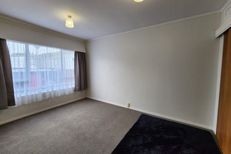 Photo of property in 2/17 Doment Crescent, Orewa, 0931