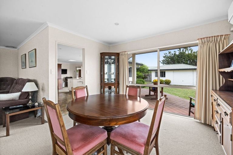 Photo of property in 11 Kingsgate Row, Havelock North, 4130