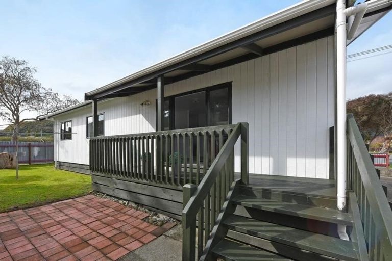 Photo of property in 126 Hewer Crescent, Naenae, Lower Hutt, 5011