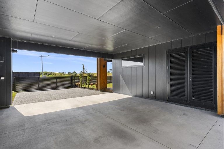 Photo of property in 12 Kuakua Close, Papamoa Beach, Papamoa, 3118