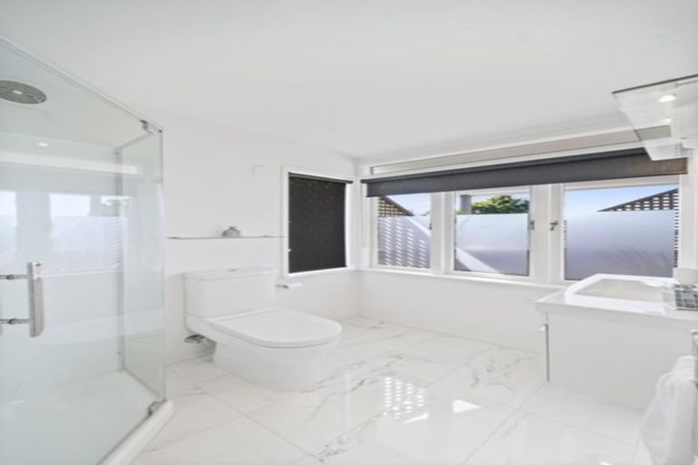 Photo of property in 1/195 Fisher Parade, Farm Cove, Auckland, 2012