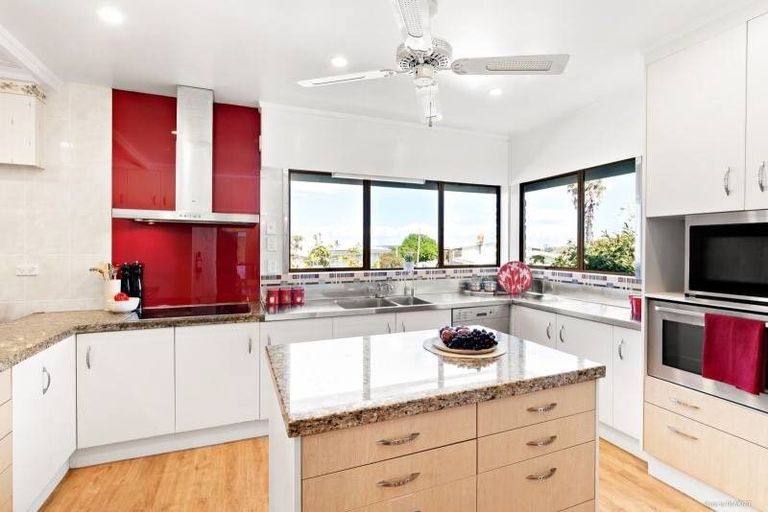 Photo of property in 191a Te Atatu Road, Te Atatu South, Auckland, 0610