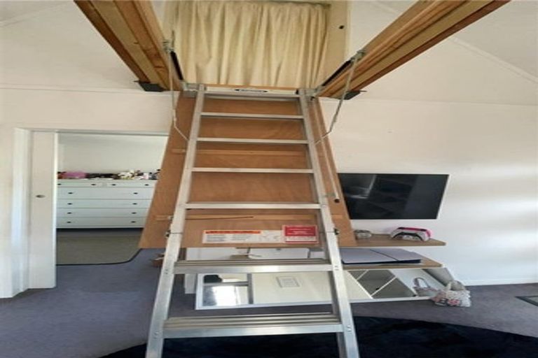 Photo of property in 2/9 Montgomery Street, Stokes Valley, Lower Hutt, 5019