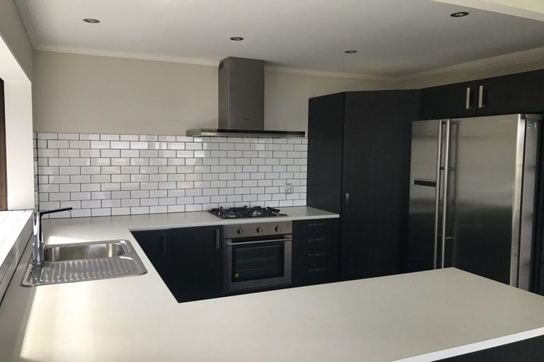 Photo of property in 6 Oakleigh Street, Maungaraki, Lower Hutt, 5010