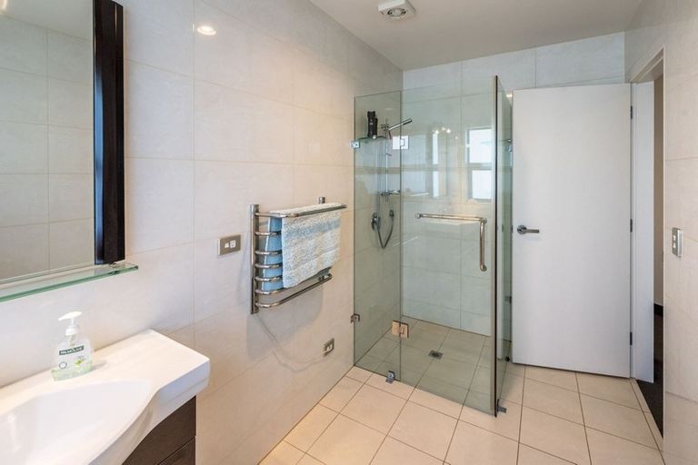 Photo of property in 77 Waikawa Beach Road, Manakau, Levin, 5573