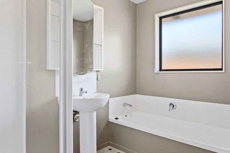 Photo of property in 52 Paget Drive, Woodend, 7610