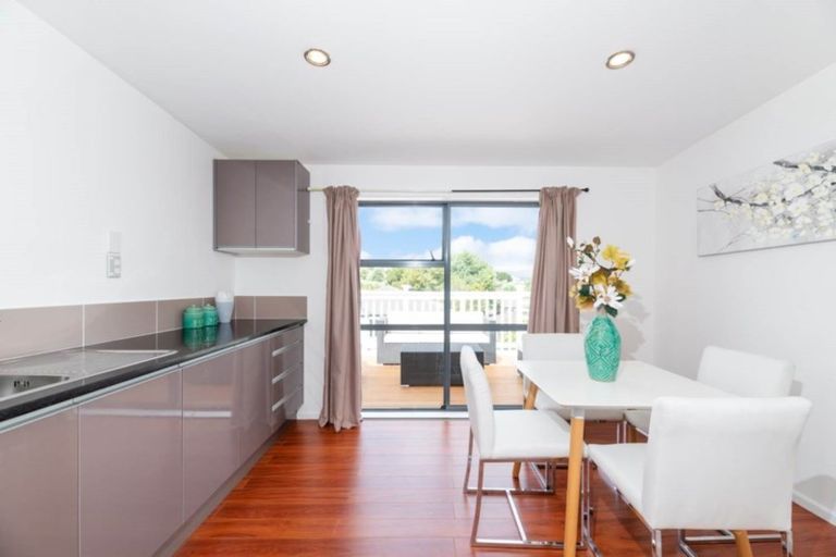 Photo of property in 65 Awaroa Road, Sunnyvale, Auckland, 0612