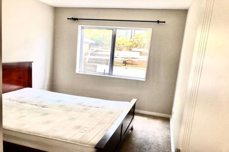 Photo of property in 48 Travis View Drive, Fairview Heights, Auckland, 0632