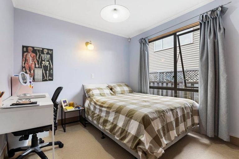 Photo of property in 1/5 Gulf Crest, Bucklands Beach, Auckland, 2012